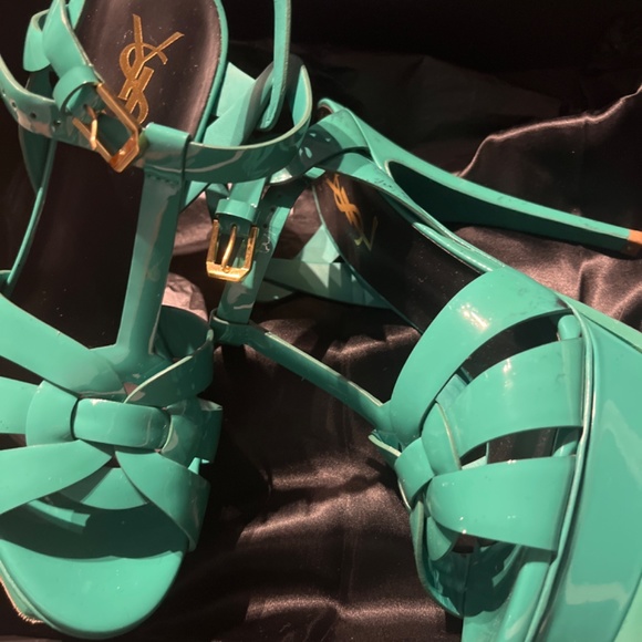 YSL tributes - Picture 2 of 4